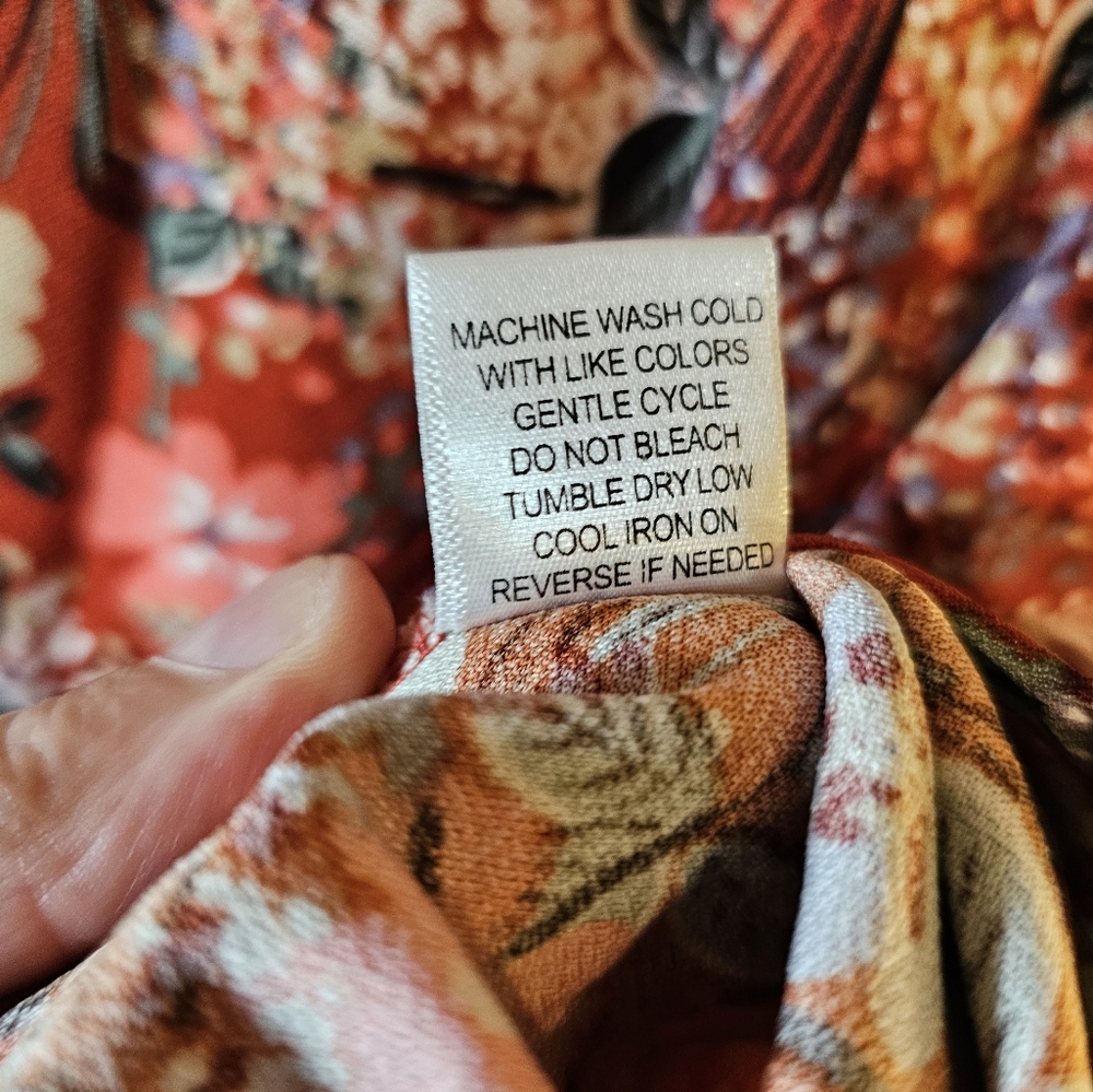 3/$20 Cure 1XL Fall button Roll Sleeve Top - Picture 4 of 7